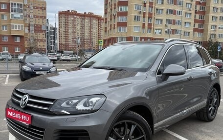 Volkswagen Touareg III, 2010 год, 1 840 000 рублей, 2 фотография