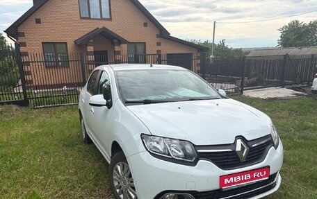 Renault Logan II, 2017 год, 1 090 000 рублей, 1 фотография