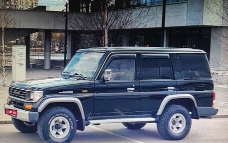 Toyota Land Cruiser 70, 1993 год, 2 500 000 рублей, 1 фотография