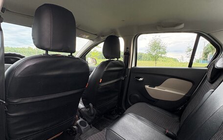 Renault Logan II, 2017 год, 1 090 000 рублей, 12 фотография