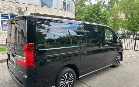 Toyota Granvia, 2023 год, 8 950 000 рублей, 8 фотография