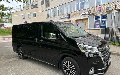 Toyota Granvia, 2023 год, 8 950 000 рублей, 7 фотография