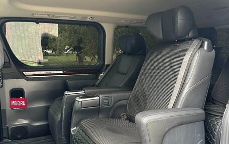 Toyota Granvia, 2023 год, 8 950 000 рублей, 9 фотография