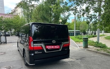 Toyota Granvia, 2023 год, 8 950 000 рублей, 4 фотография