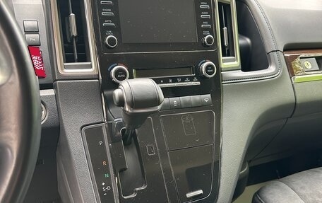 Toyota Granvia, 2023 год, 8 950 000 рублей, 18 фотография