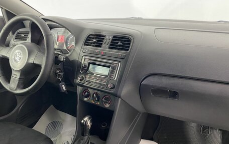 Volkswagen Polo VI (EU Market), 2014 год, 890 000 рублей, 24 фотография