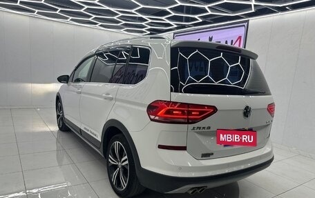 Volkswagen Touran III, 2020 год, 1 750 000 рублей, 9 фотография