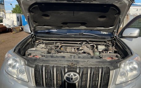 Toyota Land Cruiser Prado 150 рестайлинг 2, 2010 год, 2 200 000 рублей, 5 фотография