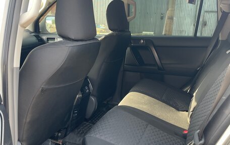 Toyota Land Cruiser Prado 150 рестайлинг 2, 2010 год, 2 200 000 рублей, 13 фотография
