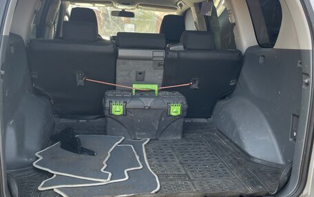 Toyota Land Cruiser Prado 150 рестайлинг 2, 2010 год, 2 200 000 рублей, 16 фотография