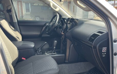 Toyota Land Cruiser Prado 150 рестайлинг 2, 2010 год, 2 200 000 рублей, 20 фотография