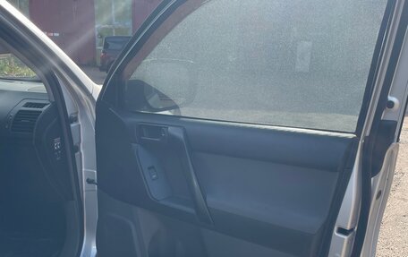 Toyota Land Cruiser Prado 150 рестайлинг 2, 2010 год, 2 200 000 рублей, 19 фотография
