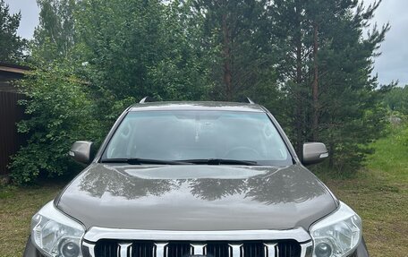 Toyota Land Cruiser Prado 150 рестайлинг 2, 2017 год, 3 850 000 рублей, 2 фотография