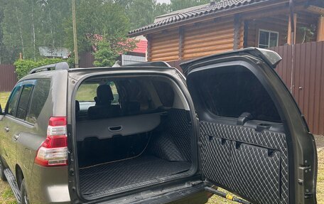 Toyota Land Cruiser Prado 150 рестайлинг 2, 2017 год, 3 850 000 рублей, 5 фотография