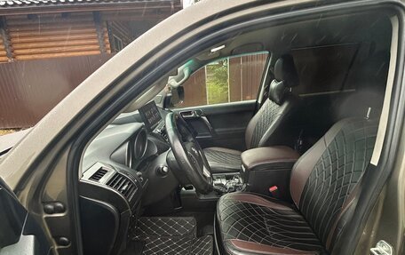 Toyota Land Cruiser Prado 150 рестайлинг 2, 2017 год, 3 850 000 рублей, 11 фотография
