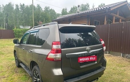 Toyota Land Cruiser Prado 150 рестайлинг 2, 2017 год, 3 850 000 рублей, 6 фотография