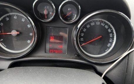 Opel Astra J, 2011 год, 650 000 рублей, 9 фотография
