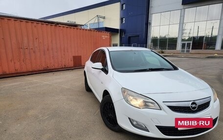 Opel Astra J, 2011 год, 650 000 рублей, 3 фотография