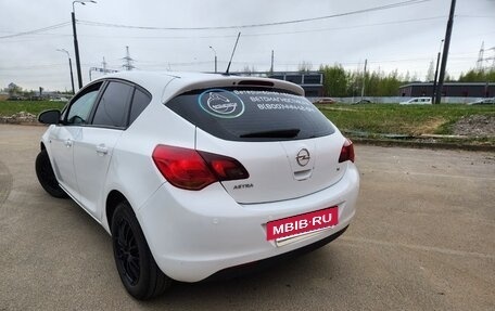 Opel Astra J, 2011 год, 650 000 рублей, 2 фотография