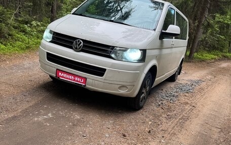 Volkswagen Caravelle T5, 2012 год, 1 700 000 рублей, 1 фотография