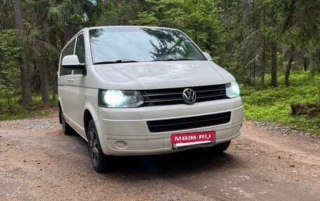 Volkswagen Caravelle T5, 2012 год, 1 700 000 рублей, 2 фотография