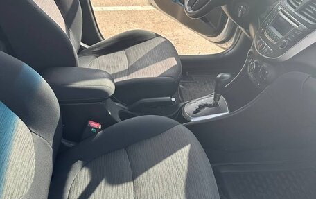 Hyundai Solaris II рестайлинг, 2014 год, 950 000 рублей, 9 фотография