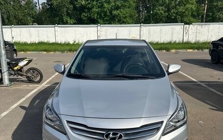 Hyundai Solaris II рестайлинг, 2014 год, 950 000 рублей, 2 фотография