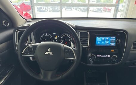 Mitsubishi Outlander III рестайлинг 3, 2013 год, 1 389 900 рублей, 11 фотография
