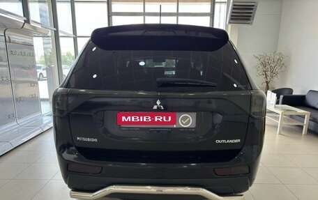 Mitsubishi Outlander III рестайлинг 3, 2013 год, 1 389 900 рублей, 6 фотография