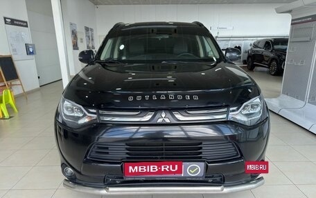 Mitsubishi Outlander III рестайлинг 3, 2013 год, 1 389 900 рублей, 3 фотография
