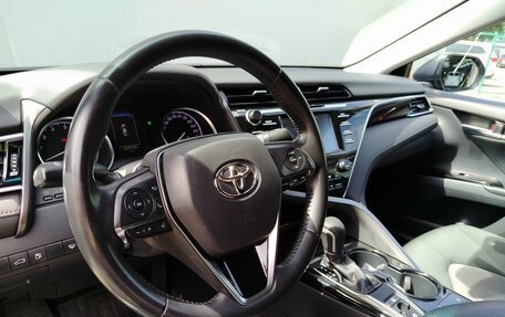Toyota Camry, 2018 год, 1 999 000 рублей, 15 фотография