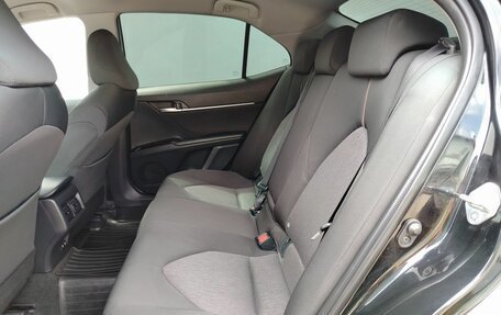 Toyota Camry, 2018 год, 1 999 000 рублей, 10 фотография