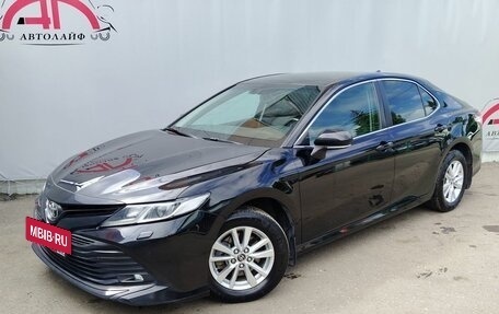 Toyota Camry, 2018 год, 1 999 000 рублей, 2 фотография