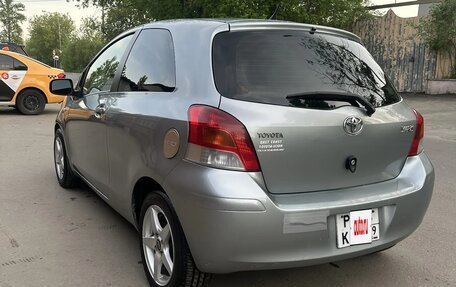 Toyota Yaris III рестайлинг, 2009 год, 720 000 рублей, 2 фотография