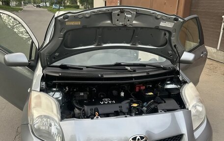Toyota Yaris III рестайлинг, 2009 год, 720 000 рублей, 7 фотография