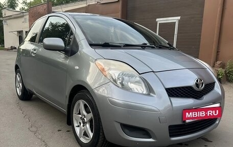 Toyota Yaris III рестайлинг, 2009 год, 720 000 рублей, 4 фотография