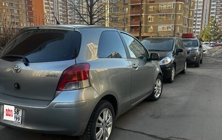Toyota Yaris III рестайлинг, 2009 год, 720 000 рублей, 13 фотография