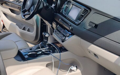 KIA Carnival III, 2019 год, 3 050 000 рублей, 9 фотография