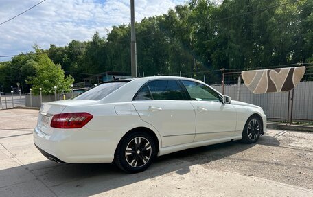 Mercedes-Benz E-Класс, 2012 год, 1 900 000 рублей, 2 фотография