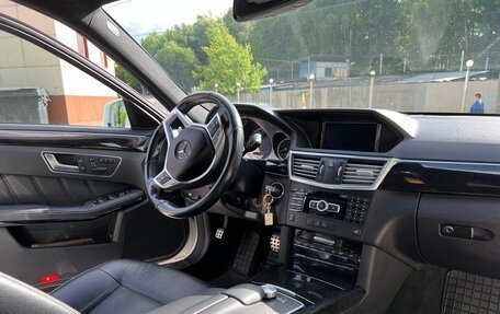 Mercedes-Benz E-Класс, 2012 год, 1 900 000 рублей, 5 фотография