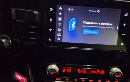 Mitsubishi Outlander III рестайлинг 3, 2021 год, 2 100 000 рублей, 14 фотография