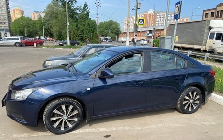 Chevrolet Cruze II, 2010 год, 750 000 рублей, 4 фотография
