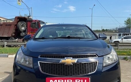 Chevrolet Cruze II, 2010 год, 750 000 рублей, 2 фотография