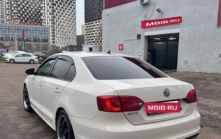 Volkswagen Jetta VI, 2014 год, 700 000 рублей, 3 фотография