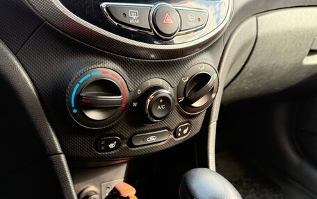 Hyundai Solaris II рестайлинг, 2011 год, 730 000 рублей, 12 фотография