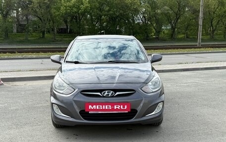Hyundai Solaris II рестайлинг, 2011 год, 730 000 рублей, 3 фотография