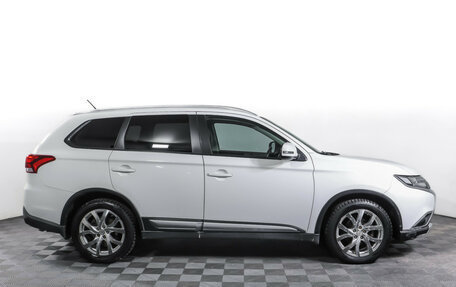 Mitsubishi Outlander III рестайлинг 3, 2015 год, 1 890 000 рублей, 4 фотография