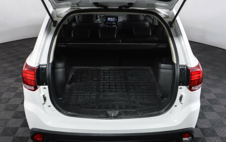 Mitsubishi Outlander III рестайлинг 3, 2015 год, 1 890 000 рублей, 11 фотография