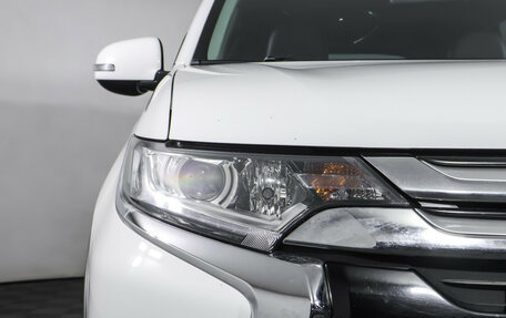 Mitsubishi Outlander III рестайлинг 3, 2015 год, 1 890 000 рублей, 24 фотография