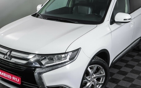 Mitsubishi Outlander III рестайлинг 3, 2015 год, 1 890 000 рублей, 25 фотография